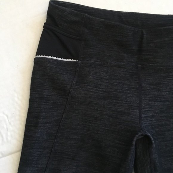 Lululemon denim Ride Button On Crop scalloped hem - Picture 4 of 10